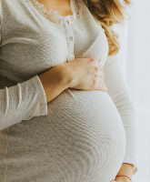 Czy ciąża pogarsza stwardnienie rozsiane? Nowe dane dla neurologów